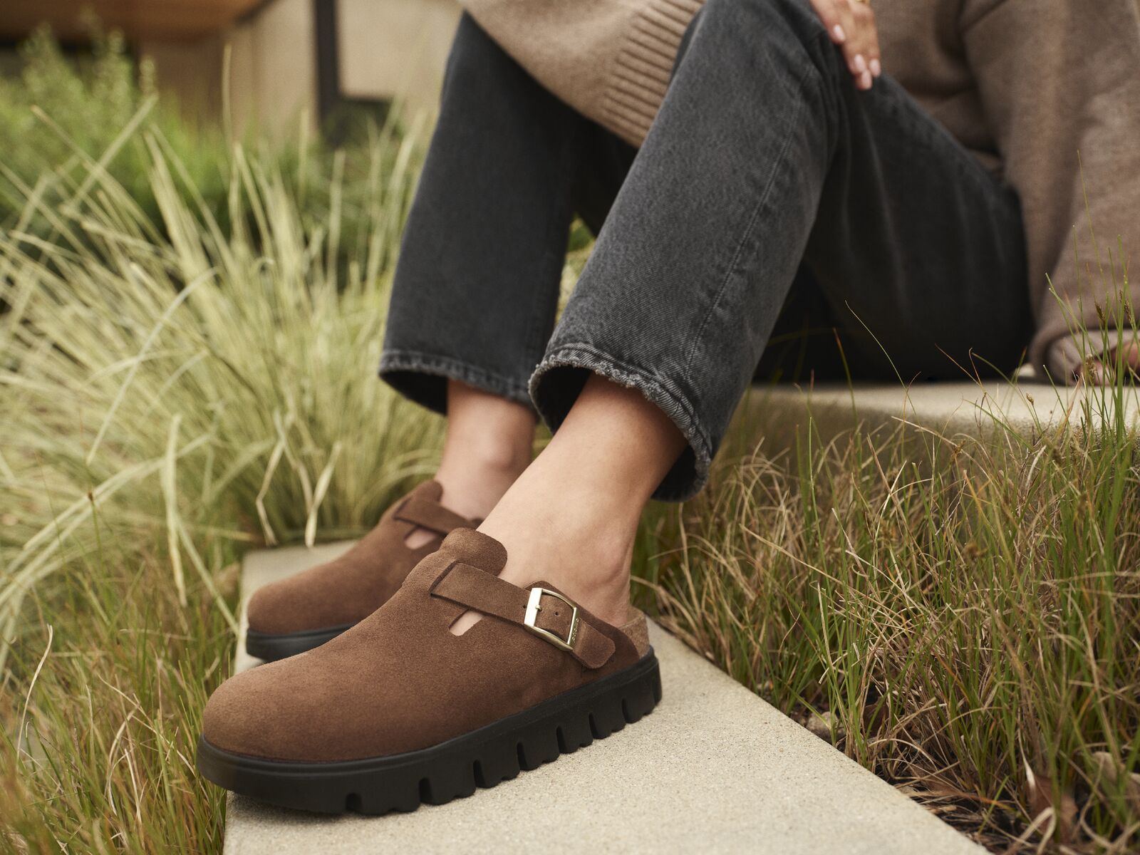 BIRKENSTOCK BOSTON CHUNKY SUEDE | DARK TEA | The Hen House