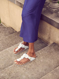 Load image into Gallery viewer, BIRKENSTOCK GIZEH FLOWER LEATHER | WHITE