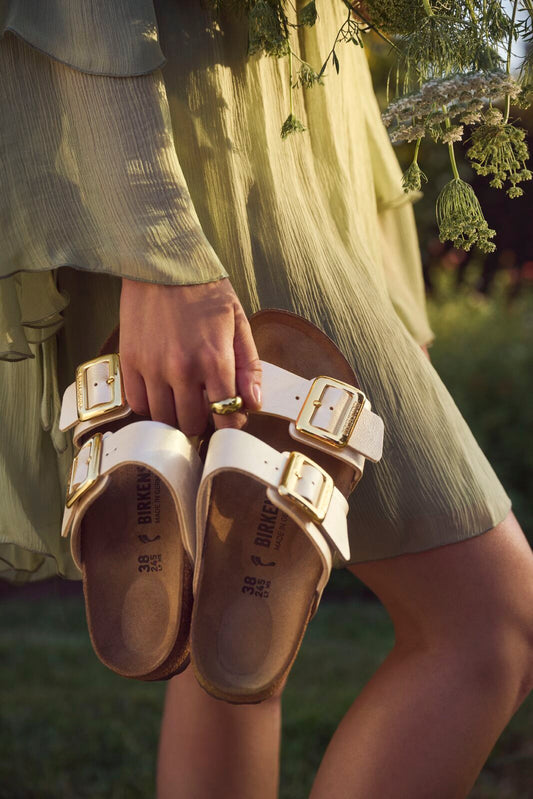 BIRKENSTOCK SYDNEY LUXE BUCKLE | PEARL WHITE