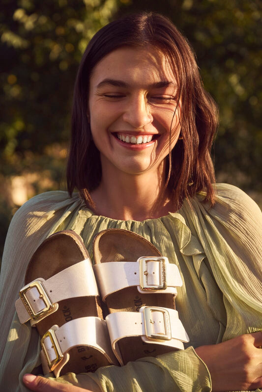 BIRKENSTOCK SYDNEY LUXE BUCKLE | PEARL WHITE