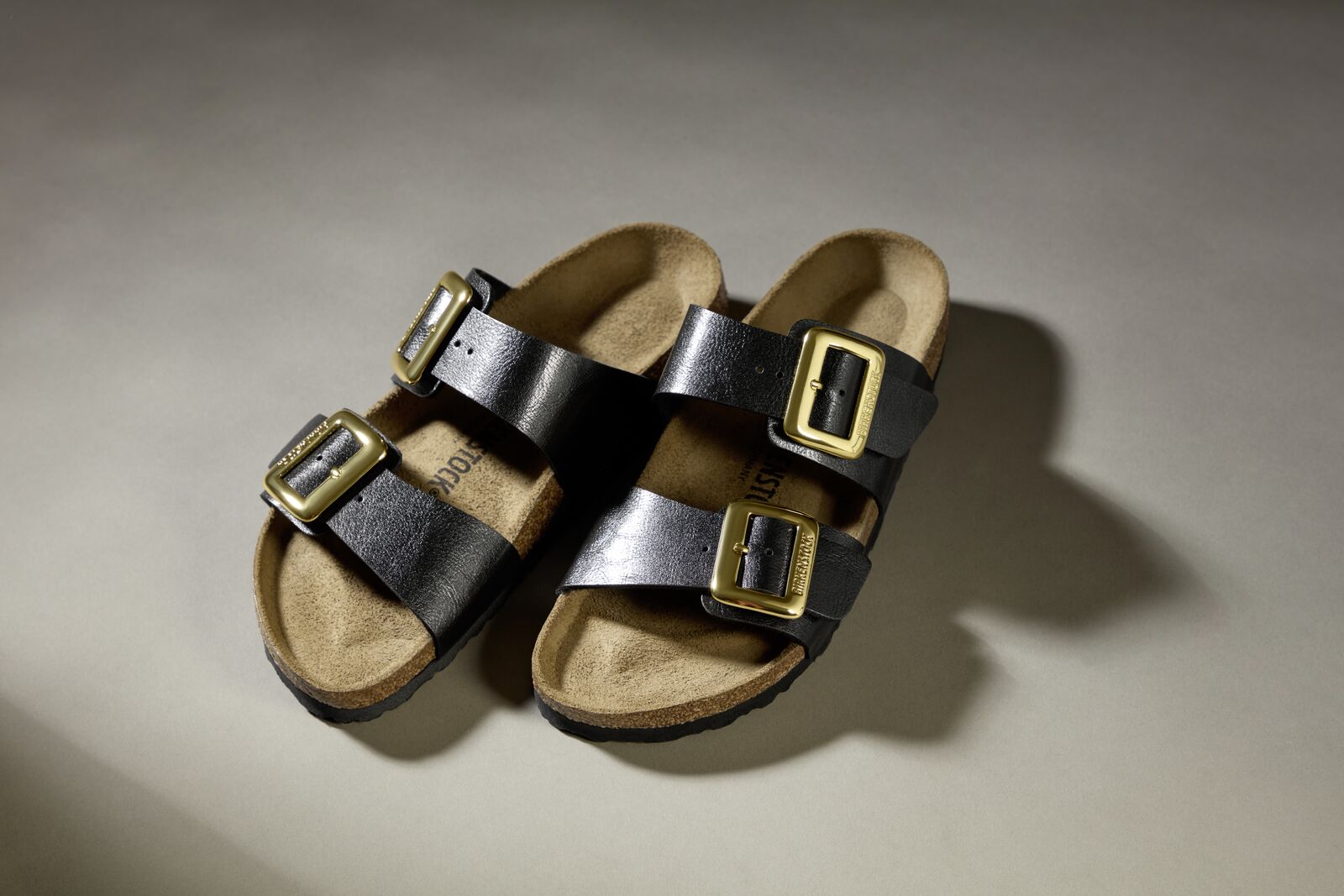 BIRKENSTOCK SYDNEY LUXE BUCKLE | LICORICE