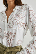 Load image into Gallery viewer, RAILS KATHRYN SHIRT | Camel Jungle
