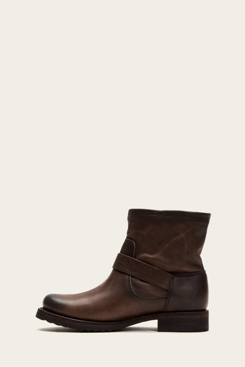 FRYE VERONICA BOOTIE | STONE