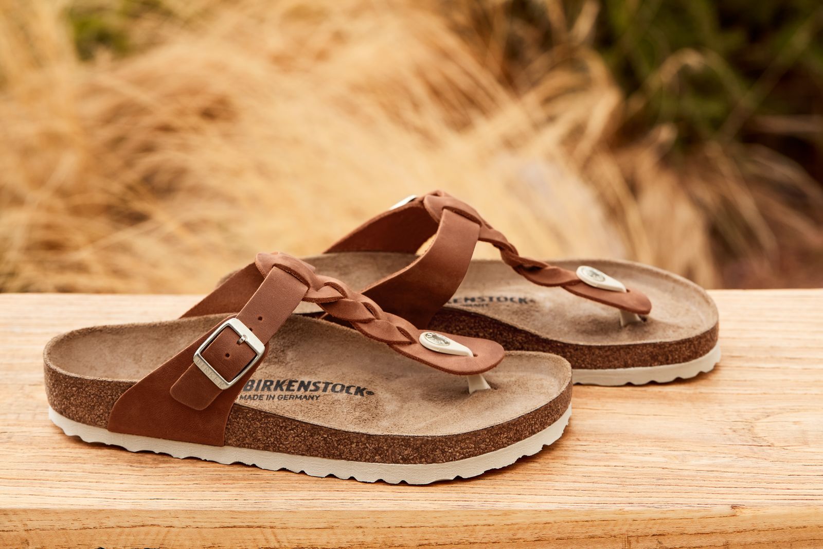 BIRKENSTOCK GIZEH BRAIDED LEATHER | COGNAC
