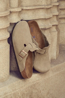 BIRKENSTOCK BOSTON SOFT FOOTBED SUEDE | TAUPE
