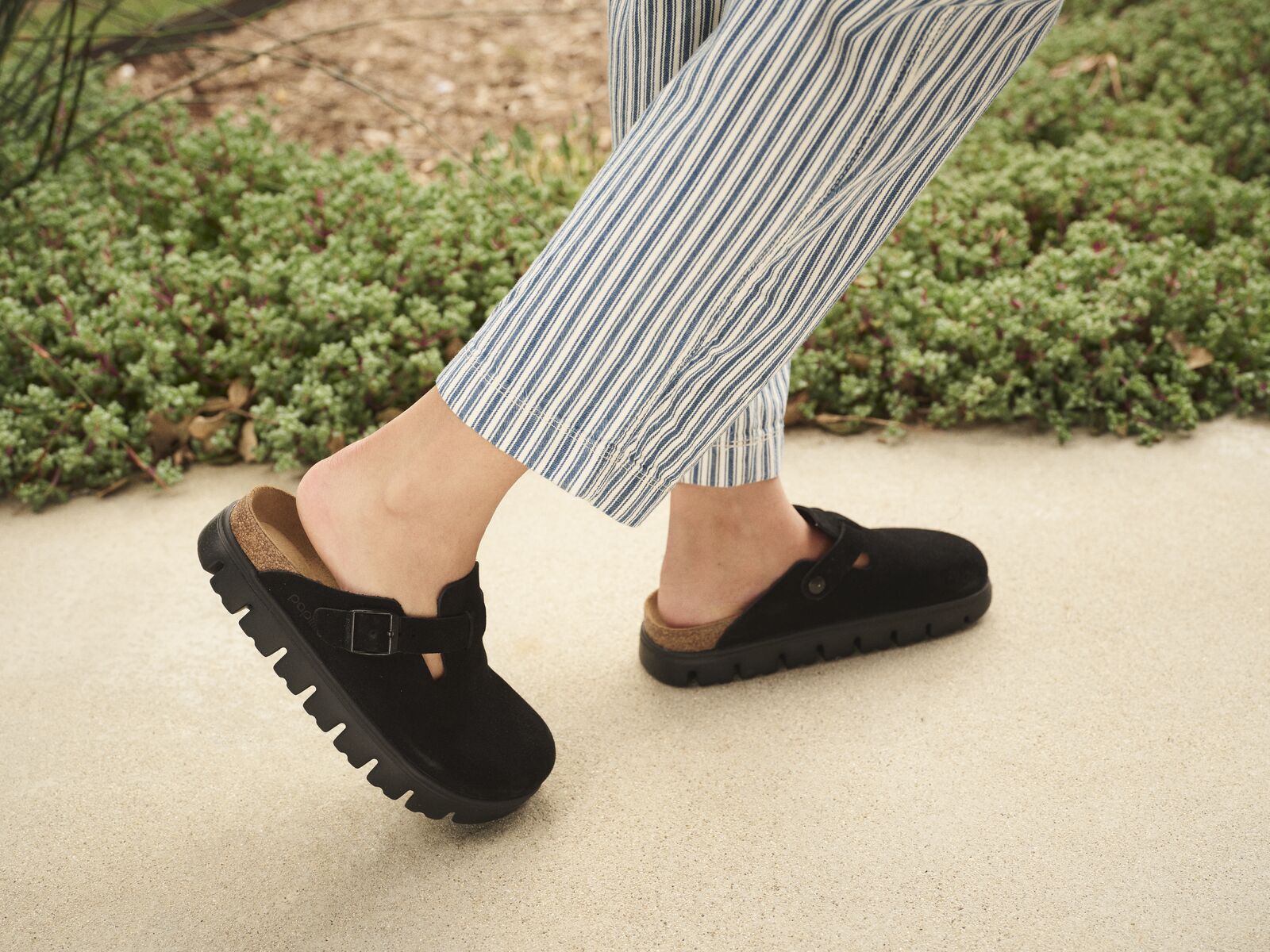 BIRKENSTOCK BOSTON CHUNKY SUEDE | BLACK – THE HEN HOUSE
