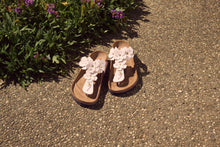 BIRKENSTOCK GIZEH FLOWER LEATHER | LIGHT ROSE