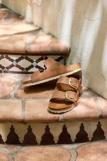 BIRKENSTOCK ARIZONA BIG BUCKLE | COGNAC