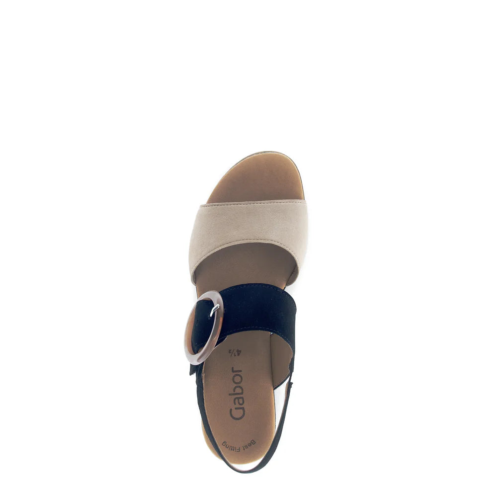GABOR BUCKLE WEDGE SANDAL | CARAMEL/BLACK