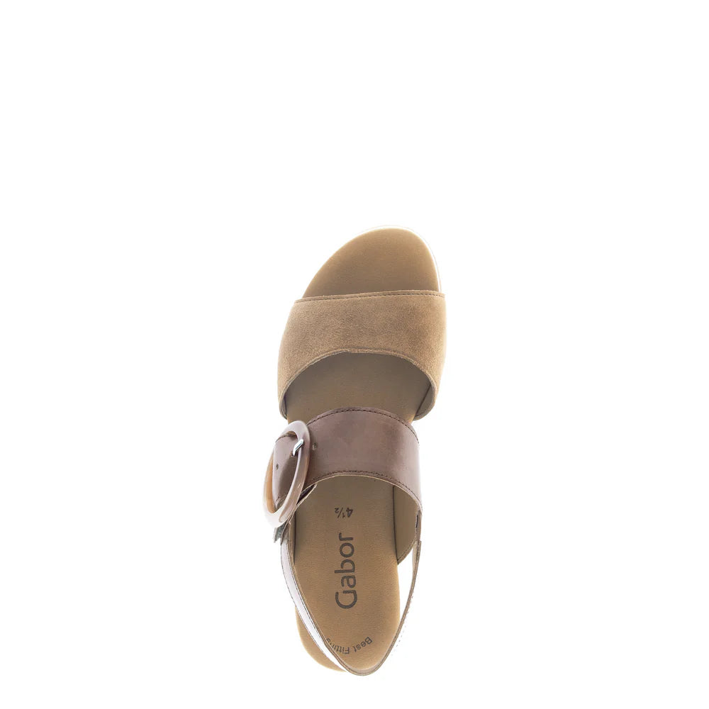 GABOR BUCKLE WEDGE SANDAL | WALNUT/CAMEL