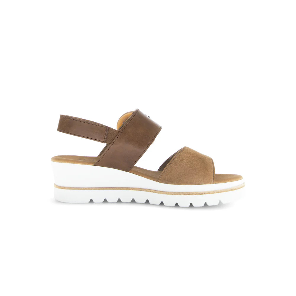 GABOR BUCKLE WEDGE SANDAL | WALNUT/CAMEL
