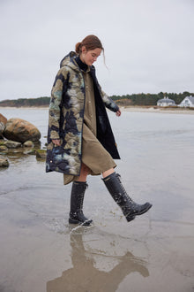 ILSE JACOBSEN LONG QUILTED COAT | MOSS-PRINT