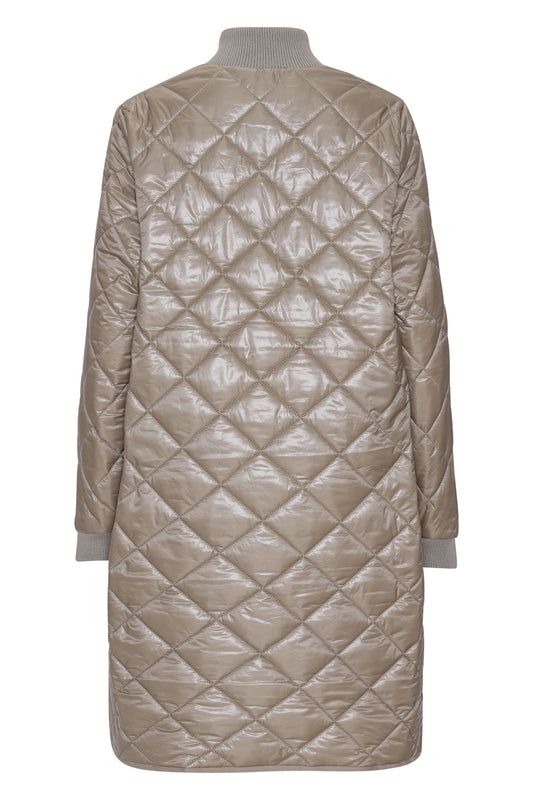 ILSE JACOBSEN LONG PEARL QUILTED COAT | TAUPE