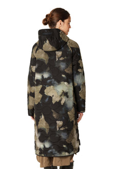 ILSE JACOBSEN LONG QUILTED COAT | MOSS-PRINT