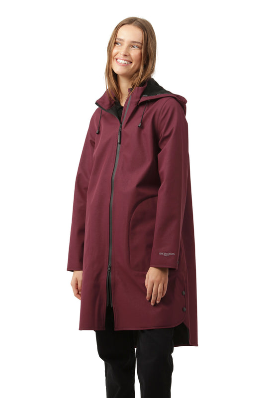 ILSE JACOBSEN LONG RAINCOAT | MAROON BANNER