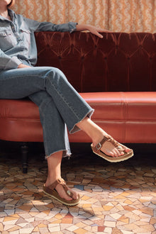 BIRKENSTOCK GIZEH BRAIDED LEATHER | COGNAC