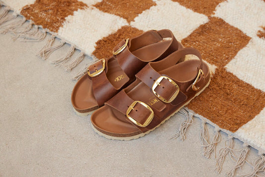 BIRKENSTOCK MILANO BIG BUCKLE LEATHER | COGNAC