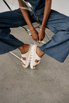 BIRKENSTOCK ARIZONA CHUNKY LEATHER | EGGSHELL