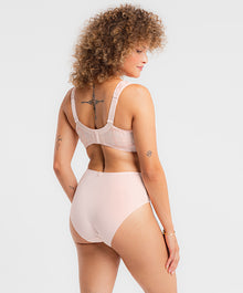 LOUISA BRACQ ALBANACH FULL BRIEF | BISOU