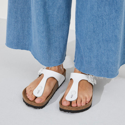 BIRKENSTOCK GIZEH PATENT LEATHER | WHITE