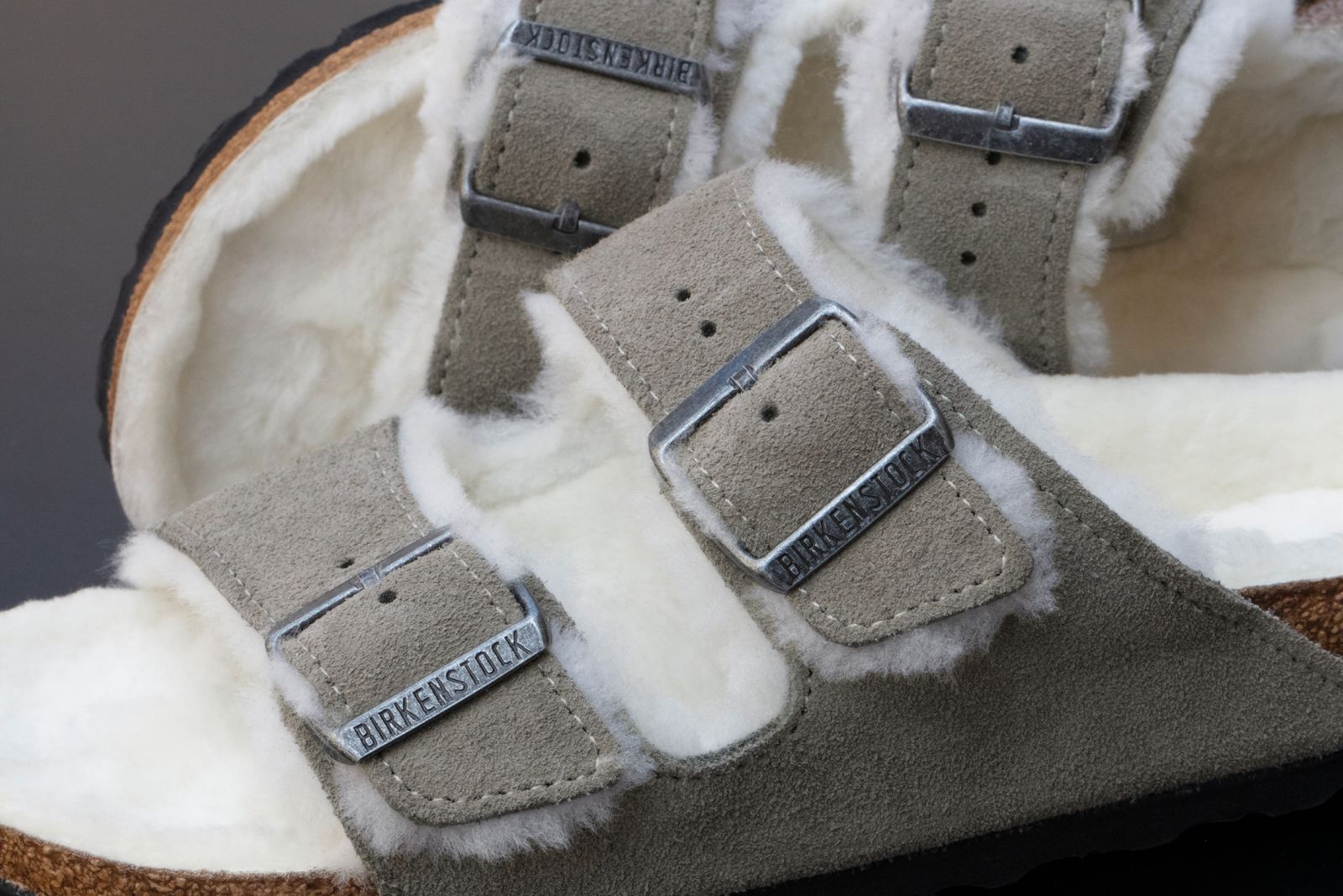 BIRKENSTOCK ARIZONA SHEARLING SUEDE LEATHER | STONE COIN