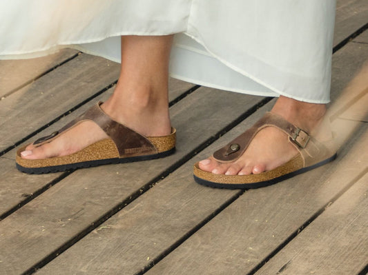 BIRKENSTOCK GIZEH LEATHER | TOBACCO BROWN