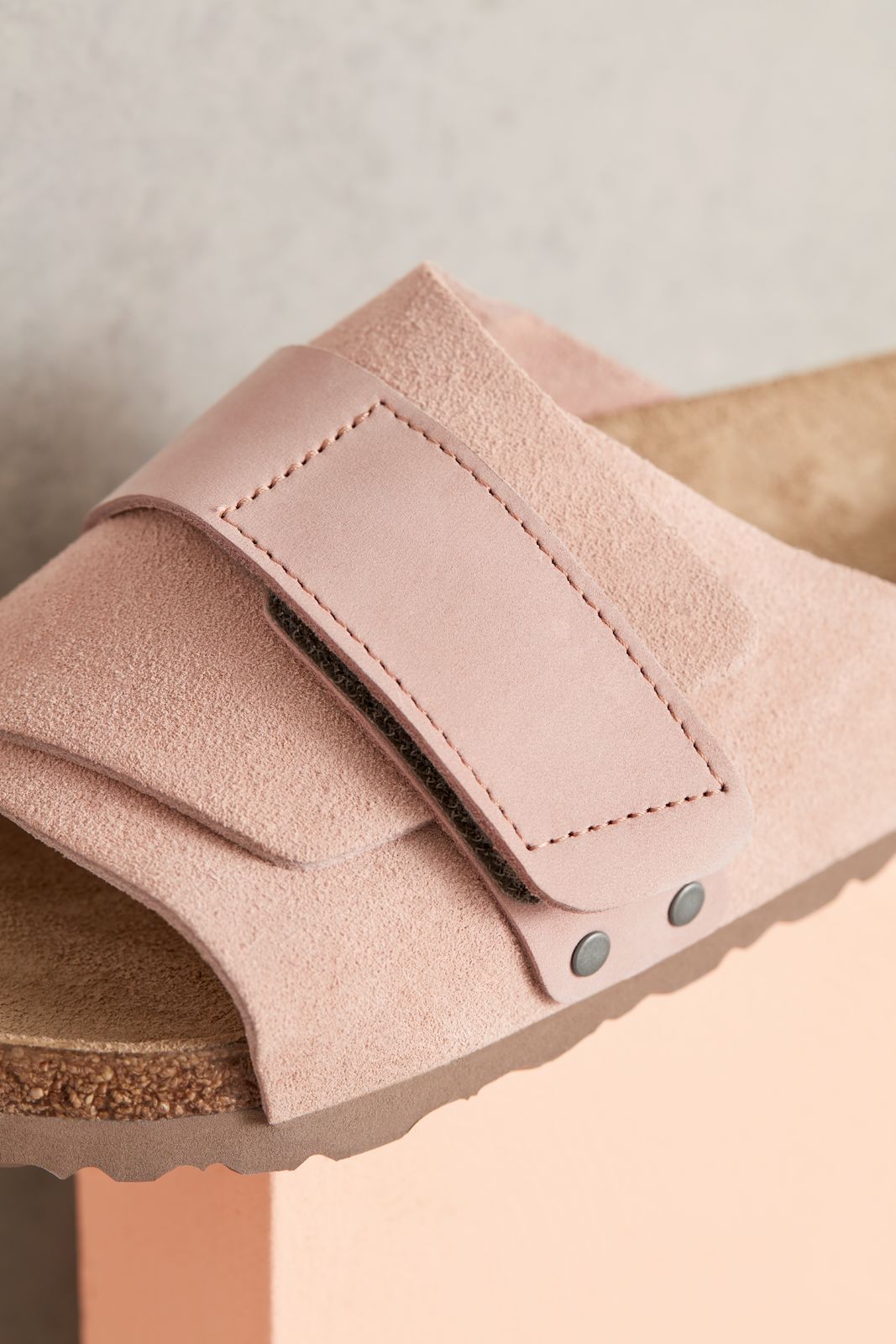 BIRKENSTOCK KYOTO SOFT FOOTBED SUEDE | SOFT PINK