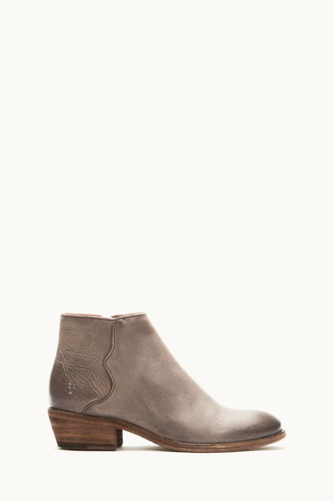 FRYE CARSON PIPING BOOTIE