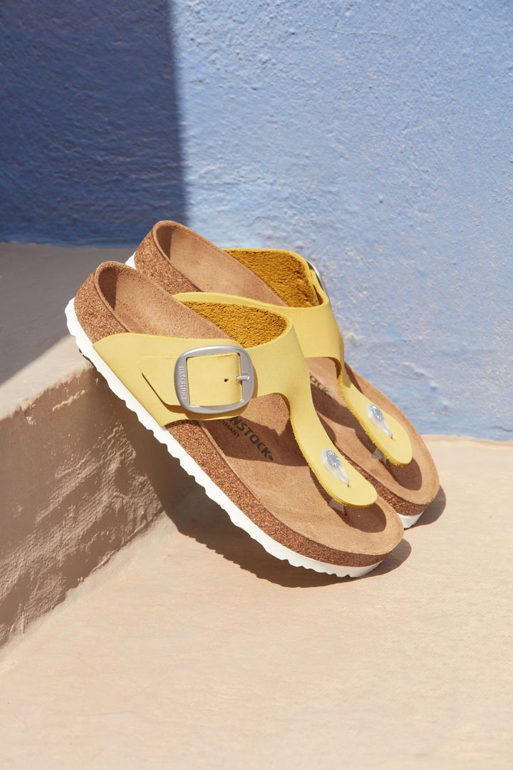 BIRKENSTOCK GIZEH BIG BUCKLE NUBUCK | POPCORN